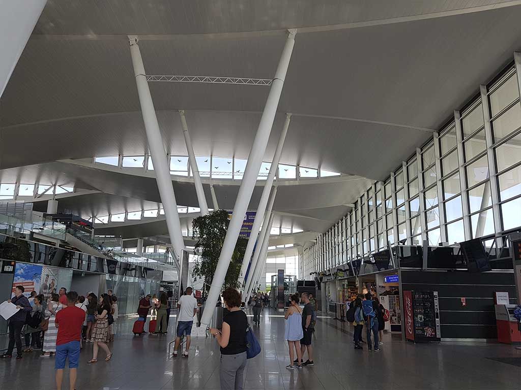 Aeropuerto de Wroclaw, donde puedes cambiar moneda al llegar