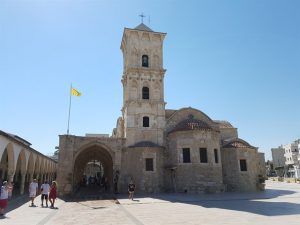 Lárnaca: zona costera y lago de sal