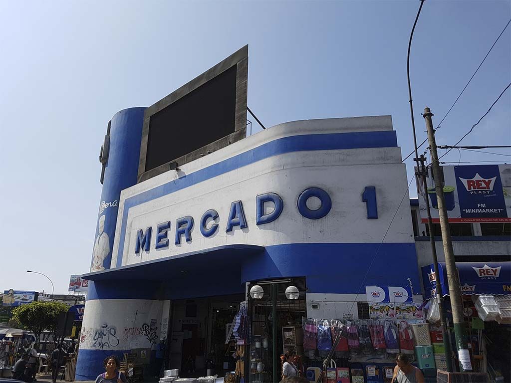 Cambiar moneda en el mercado de Lima