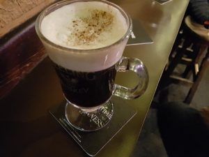 Café irlandés en O'Donoghue'S Bar