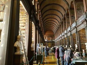 Interior de la biblioteca del Trinity College