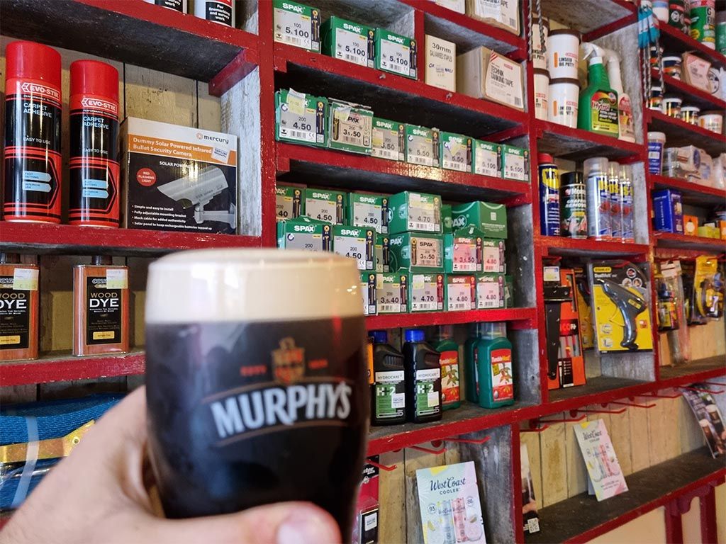 Interior del Mary'S Bar & Hardware, el pub ferretería de Dublín