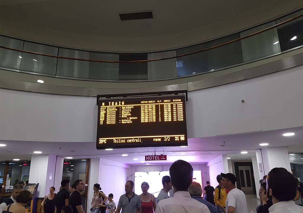 Estación de tren de Tiflis, el destino del bus 337 desde el aeropuerto