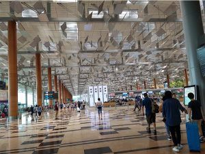 Dentro del aeropuerto de Singapur