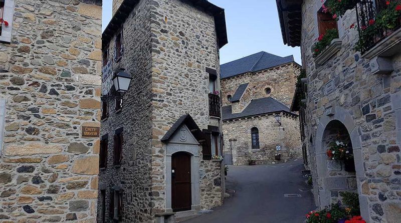Recorrido por las calles de Lanuza