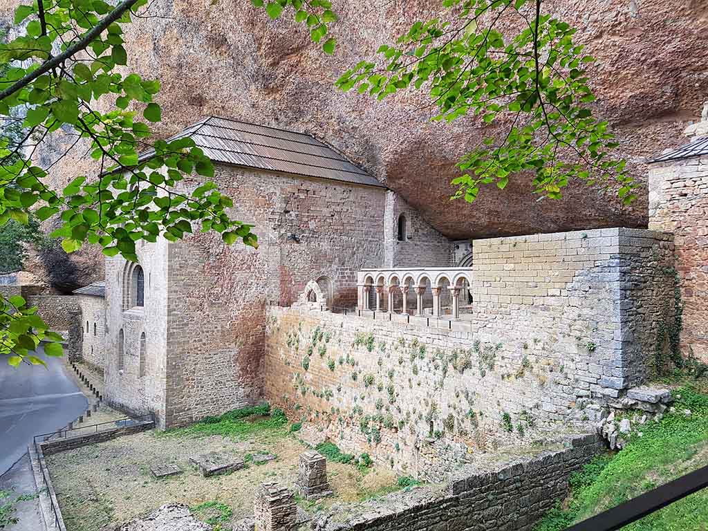 Monasterio antiguo de San Juan de la Peña