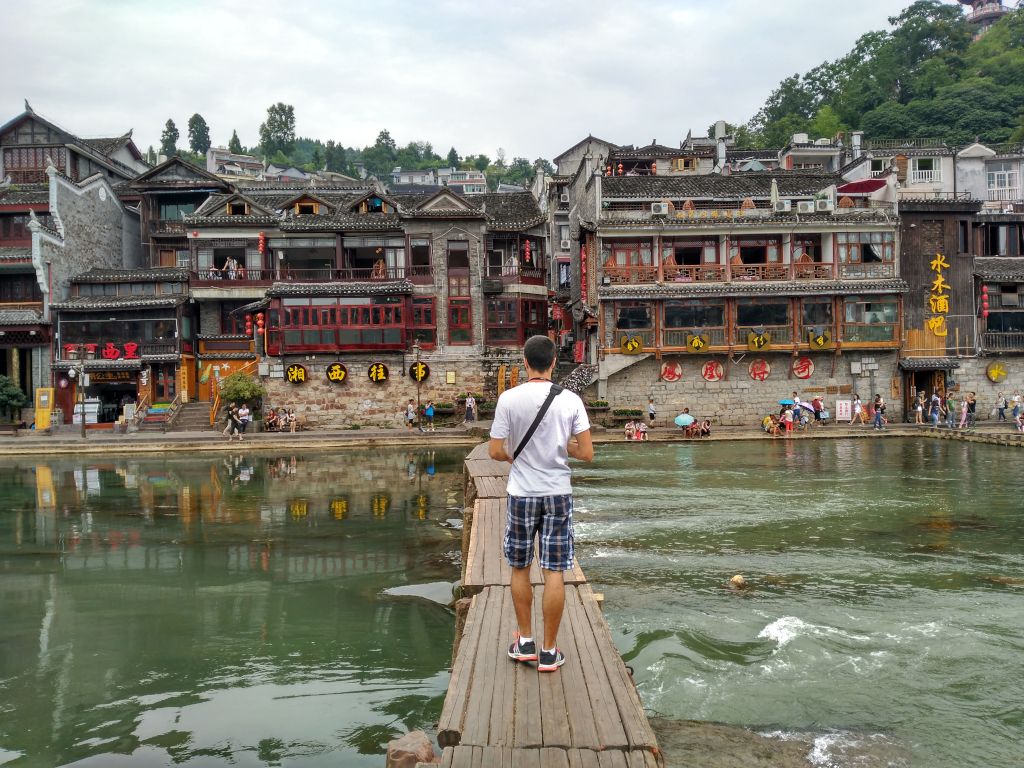 alberto en fenghuang china