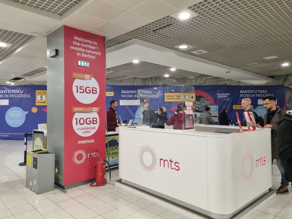 stand de telekom serbia en el aeropuerto de belgrado