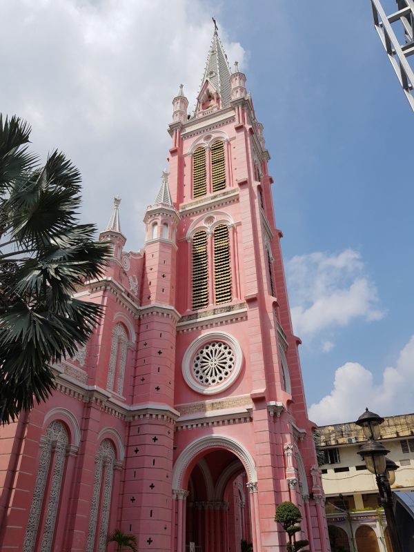 iglesia rosa ho chi minh