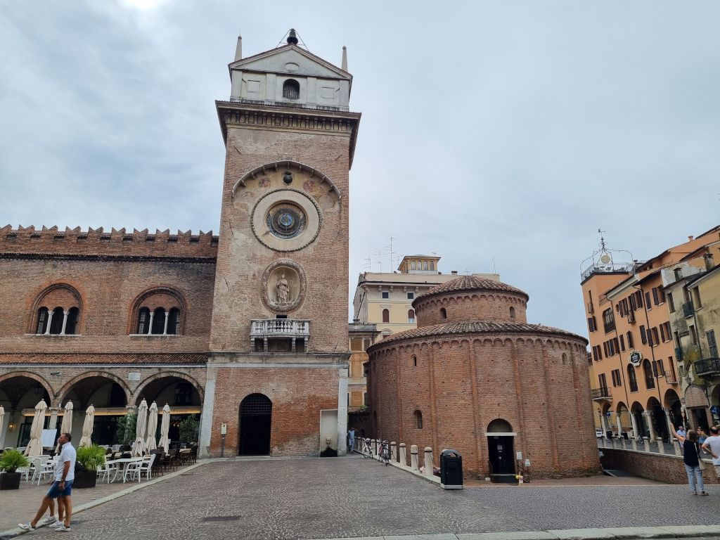 edificios históricos en mantua