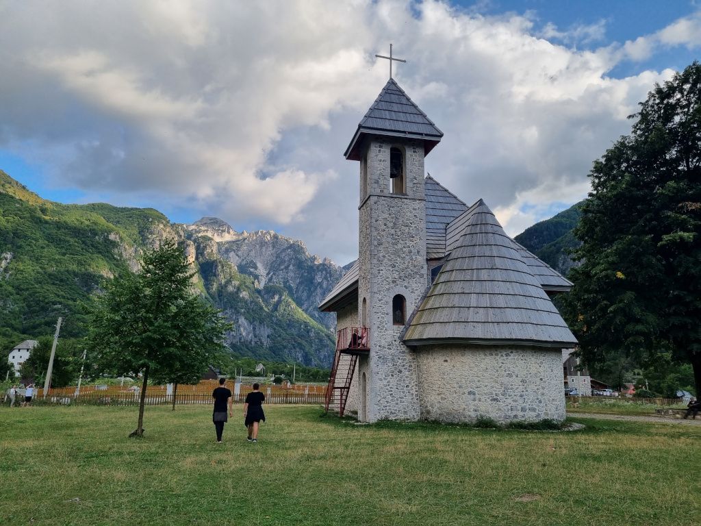 iglesia de theth albania