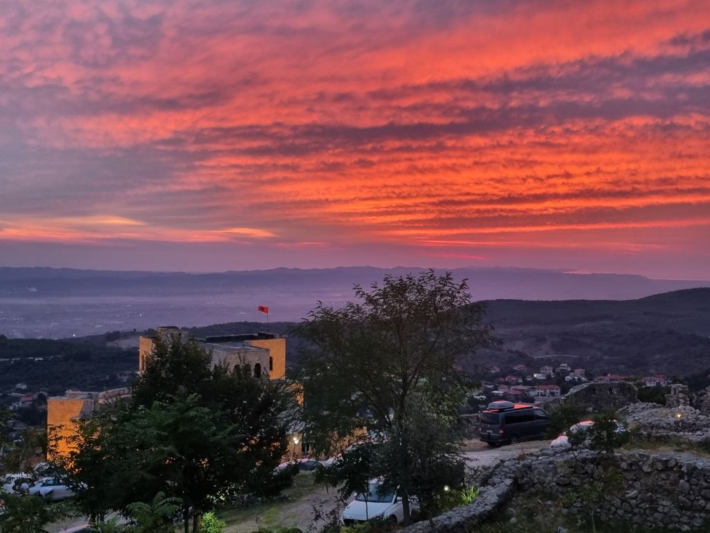 atardecer castillo de kruja