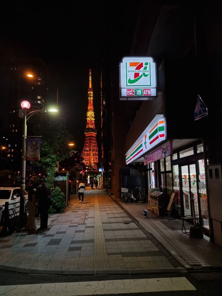 7-eleven con vistas a la tokio tower