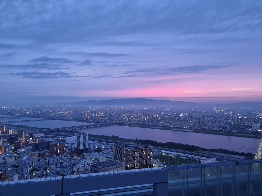 atardecer desde umeda sky building