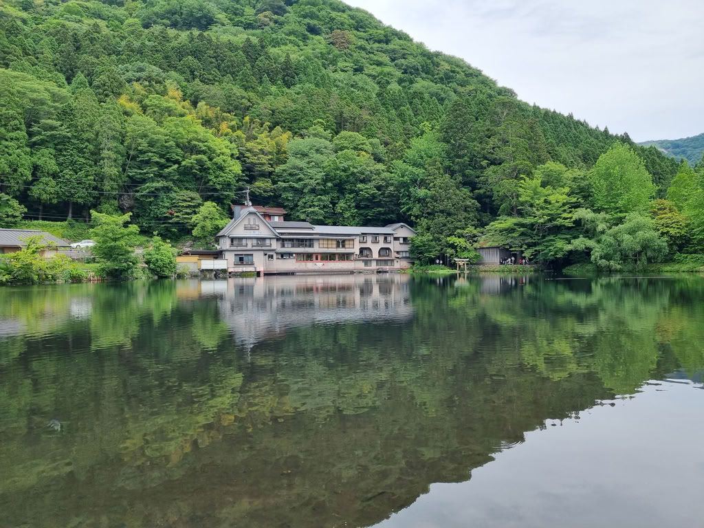 lago kinrin en yufuin