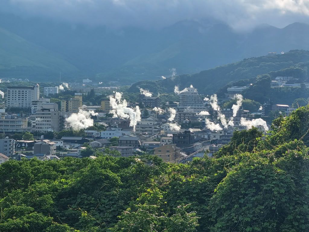 vistas de beppu desde el mirador Yukemuri
